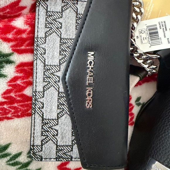 New Michael Kors Beltbag - Picture 3 of 4